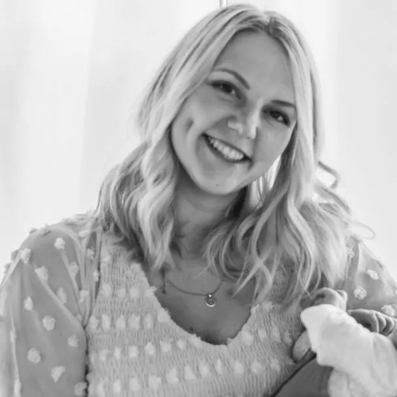 Meet your Posher, Rachel - Picture 1 of 1